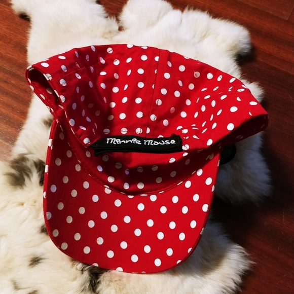 Minnie Mouse Hat - Picture 2 of 4